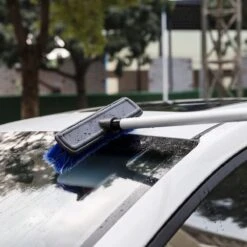 Navaris Telescopische Autowasborstel - Watergevoerde Wasborstel Voor Auto's En Ramen Met Uitschuifbare Lange Handgreep En Zachte Haren - Blauw -Winkel Voor Schoonmaakartikelen 1200x1200 1666