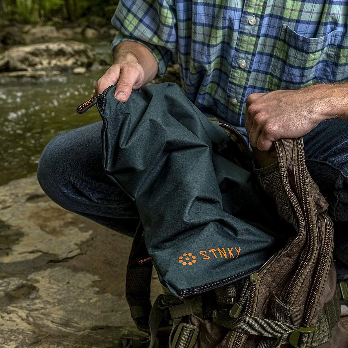 STNKY Pro Edition - Wasbare Sport, Reis- En Wastas - Groen - 13 Liter - Geurloos 3 STNKY Pro Edition - Wasbare Sport, Reis- En Wastas - Groen - 13 Liter - Geurloos - Afbeelding 3