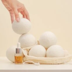 Apeiron Drogerballen - Droogballen - 6 XL Wasbollen - Droger - Duurzaam - Wasmachine - Wasverzachter - Energie Besparen - Zero Waste - Schapenvacht - Wol 14 Apeiron Drogerballen - Droogballen - 6 XL Wasbollen - Droger - Duurzaam - Wasmachine - Wasverzachter - Energie Besparen - Zero Waste - Schapenvacht - Wol -Winkel Voor Schoonmaakartikelen 1200x1200 583