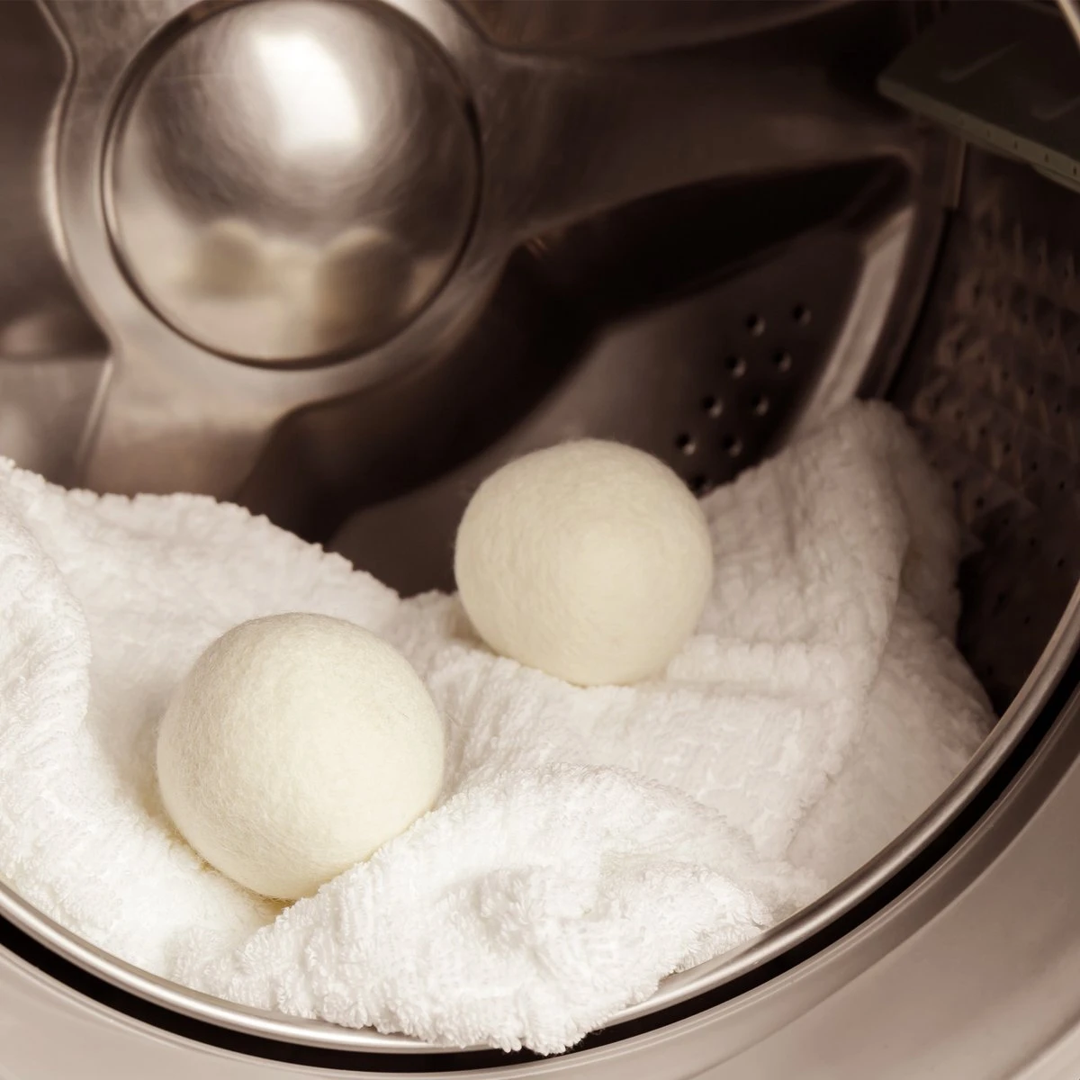 FAVE Drogerballen XL - 6 Stuks - Inclusief Opbergzakje - Wasbol - Wasballen - Doseerbol - Droogballen - Duurzaam 6 FAVE Drogerballen XL - 6 Stuks - Inclusief Opbergzakje - Wasbol - Wasballen - Doseerbol - Droogballen - Duurzaam - Afbeelding 6