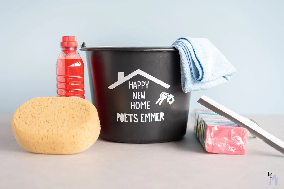 ByMi| Poetsemmer Happy New Home | Cadeautje Huis |Housewarming |Nieuwe Woning | Gepersonaliseerd 2 ByMi| Poetsemmer Happy New Home | Cadeautje Huis |Housewarming |Nieuwe Woning | Gepersonaliseerd - Afbeelding 2