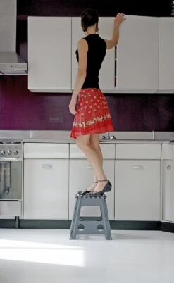 PUHLMANN - Inklapbare Kruk, JAMES, Plastic, Grijs, 40 Cm Hoog, Max 90 Kilo 8 PUHLMANN - Inklapbare Kruk, JAMES, Plastic, Grijs, 40 Cm Hoog, Max 90 Kilo -Winkel Voor Schoonmaakartikelen 738x1200 1