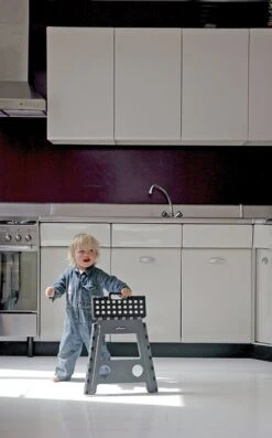 PUHLMANN - Inklapbare Kruk, JAMES, Plastic, Grijs, 40 Cm Hoog, Max 90 Kilo 7 PUHLMANN - Inklapbare Kruk, JAMES, Plastic, Grijs, 40 Cm Hoog, Max 90 Kilo -Winkel Voor Schoonmaakartikelen 746x1200 5