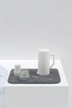 Brabantia SinkSide Afdruipmat Microvezel - 47 X 40 Cm - Dark Grey -Winkel Voor Schoonmaakartikelen 799x1200 4